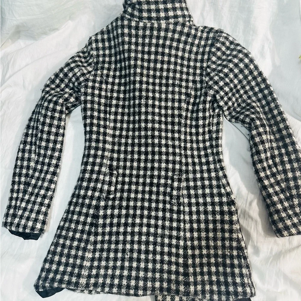 H&M Black and White Checkered Coat - Picture 2 of 5